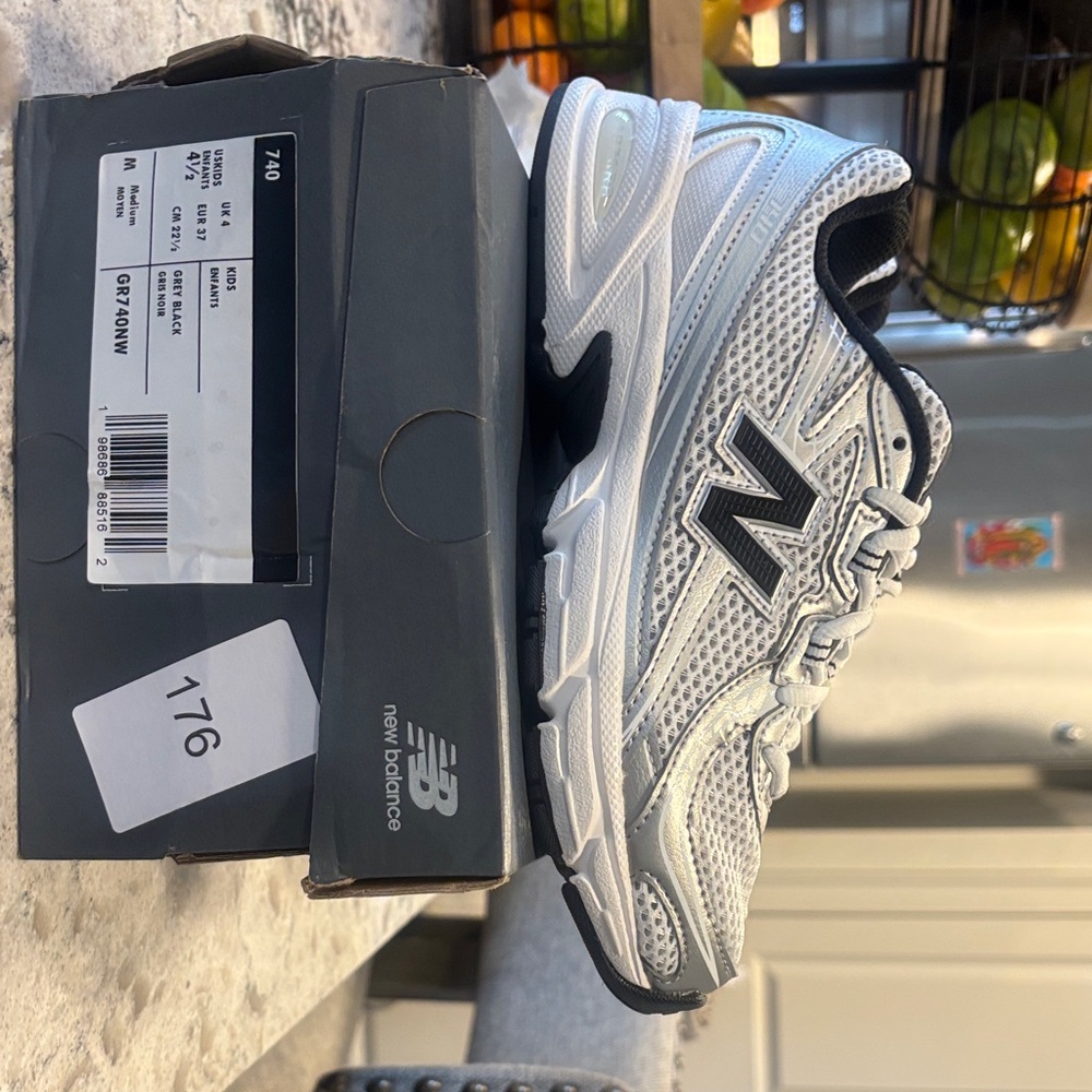 New Balance Kids Sneakers - White and Black